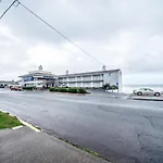 Beach Retreat -- Lower Retreat