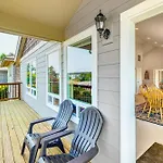 Coastal Oregon Home Walk To Dock!