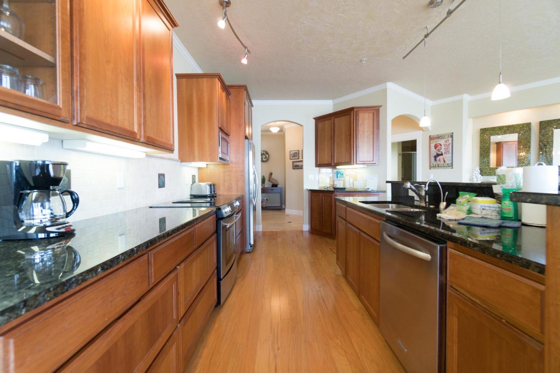 Apartment Windward At The Regatta Newport