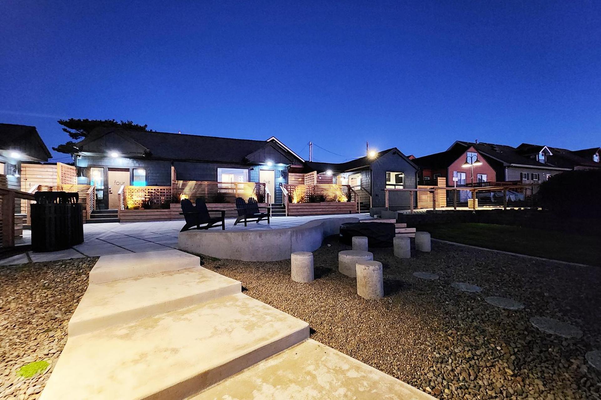 The Prima At The Louie Boutique Motel, Walk To Everything! Dog Friendly! Motel *