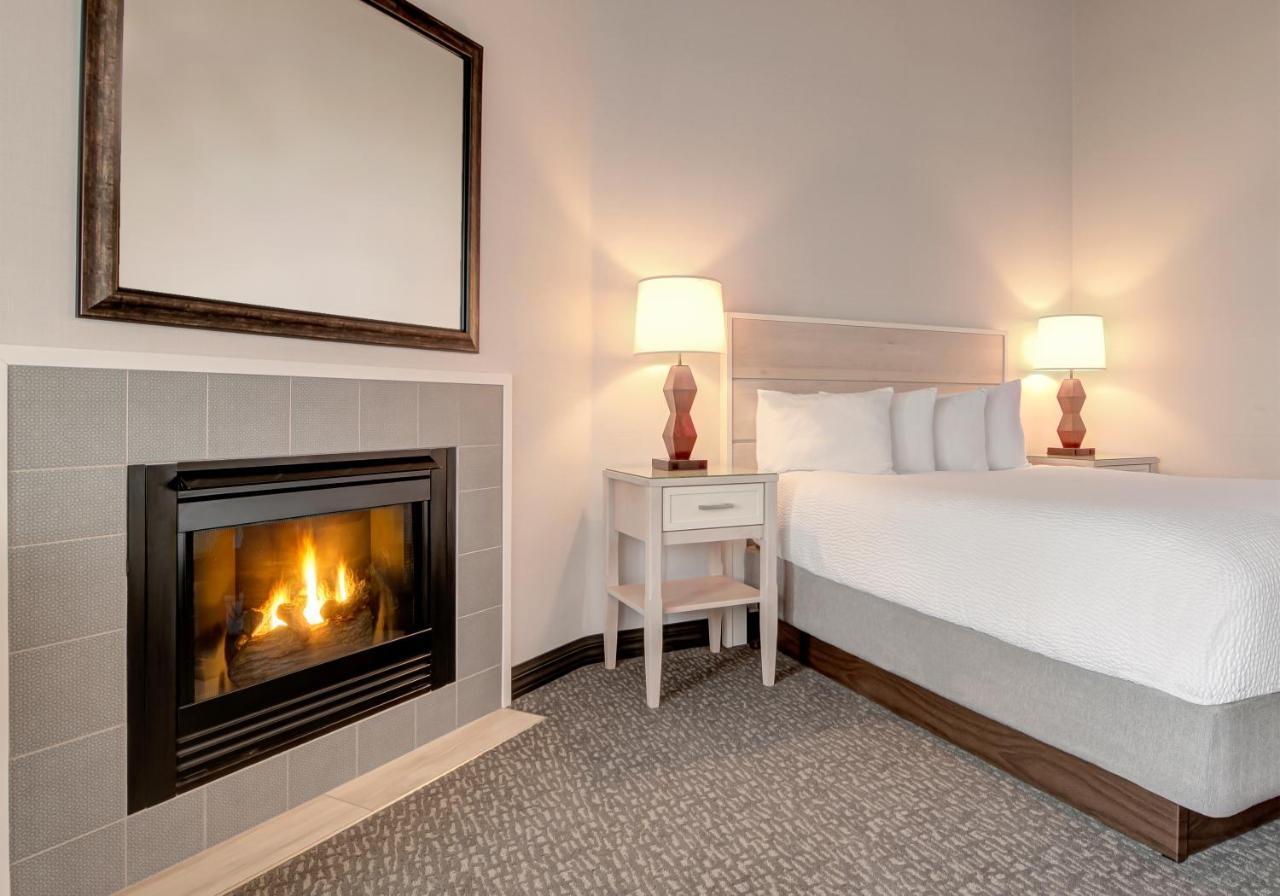 Hallmark - Resort