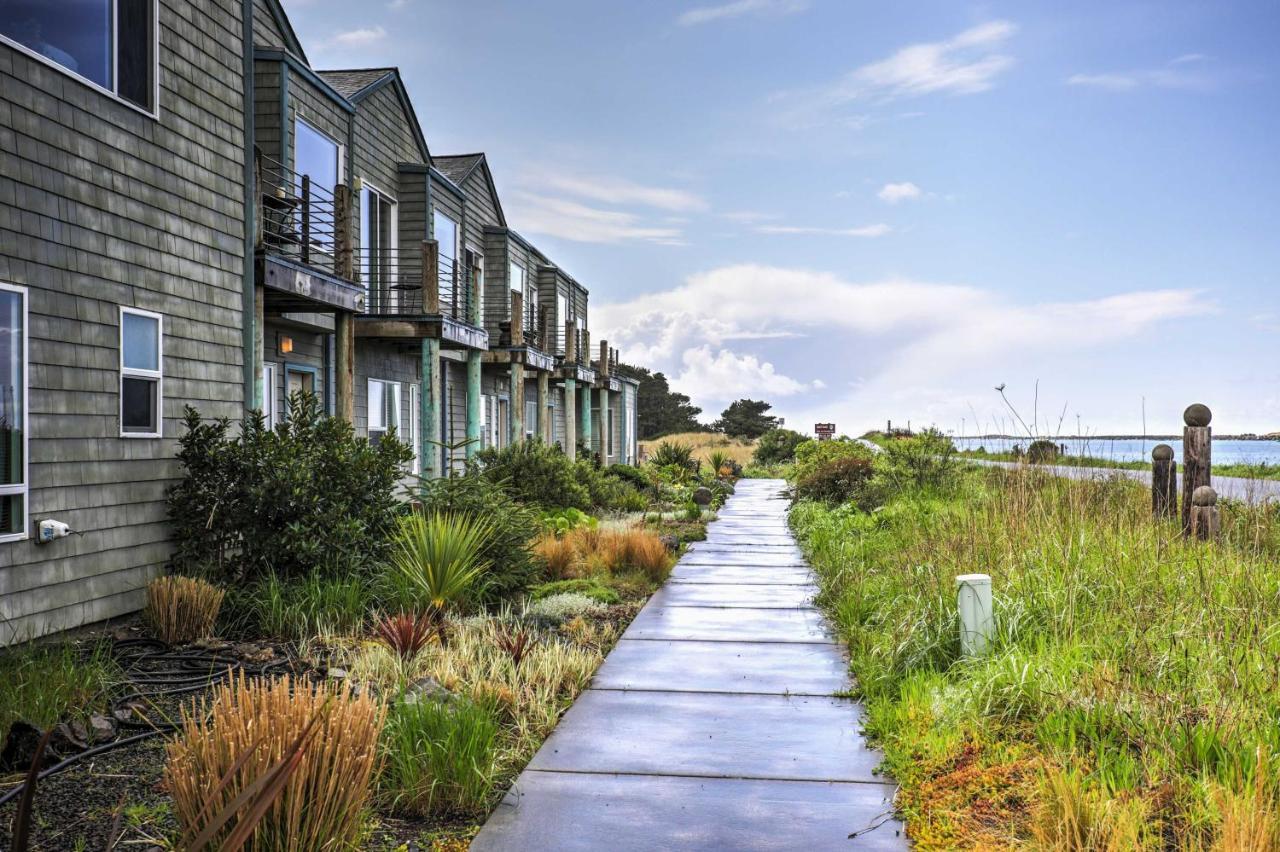 Waterfront Oregon Abode With Balcony And Ocean Views! Newport